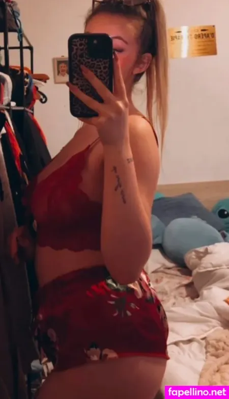 Emilie Hoet OnlyFans Thumbnail #nl9Oc8QscM
