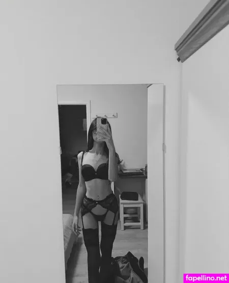 Emilie Oficial OnlyFans Thumbnail #qCjcKHFlZF