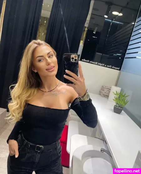 Emilie Teyral OnlyFans Thumbnail #vQyks1StrE