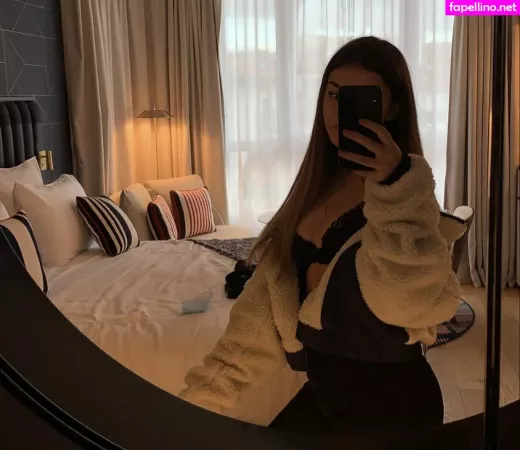 Emilie OnlyFans Thumbnail #mLxgaKRMqd