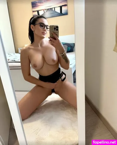 Emilllliaa OnlyFans Thumbnail #Mgkhk2B014