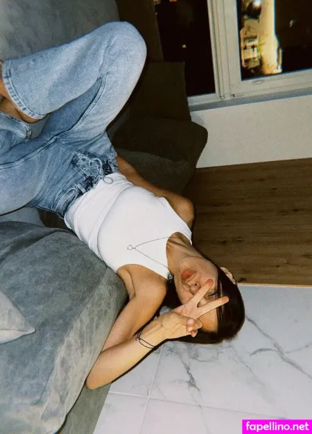 Emilly Free OnlyFans Thumbnail #du8pV2MGsV