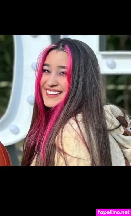 Emilly Vick Main Profile Photo