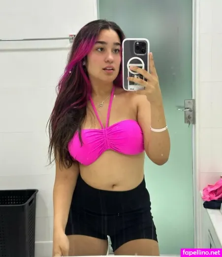 Emilly Vick OnlyFans Thumbnail #d3exyQQDFf