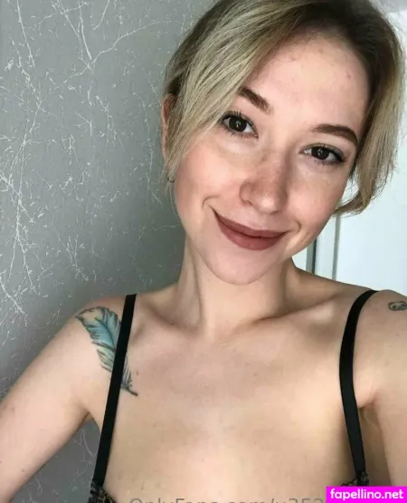 Emilly Xo OnlyFans Thumbnail #Fc3TPojOuV