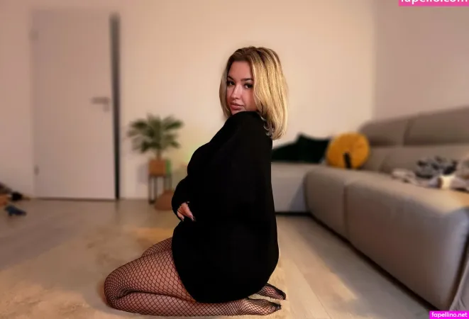 Emillysteelefree OnlyFans Thumbnail #MO1EjtC2Pp