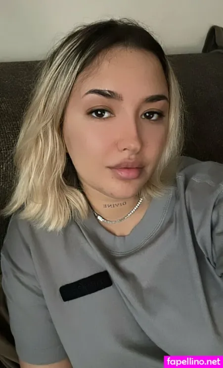 Emillysteelefree Main Profile Photo