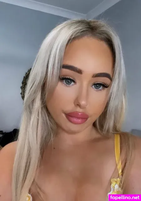 Emily 04 OnlyFans Thumbnail #F9oFs9lvS8