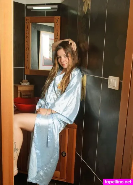 Emily 18 OnlyFans Thumbnail #B6T4lyg2IE