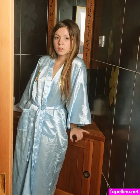 Emily 18 OnlyFans Thumbnail #atNEV5TqAW