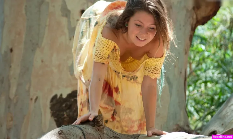 Emily 18 OnlyFans Thumbnail #z7d1c5wyBq