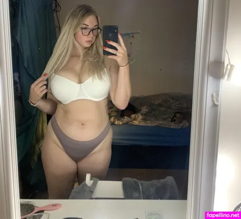 Emily Andrews OnlyFans Thumbnail #4iCuybVlwL