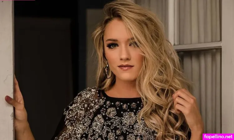 Emily Ann Roberts OnlyFans Thumbnail #0GMN9WD3XZ