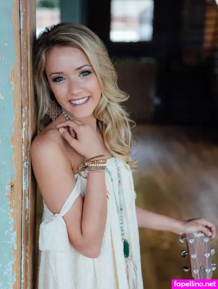 Emily Ann Roberts OnlyFans Thumbnail #0vCe2xexlz