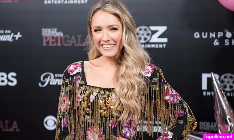 Emily Ann Roberts OnlyFans Thumbnail #1o53dWHMts