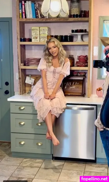 Emily Ann Roberts OnlyFans Thumbnail #FrOeThP1xb