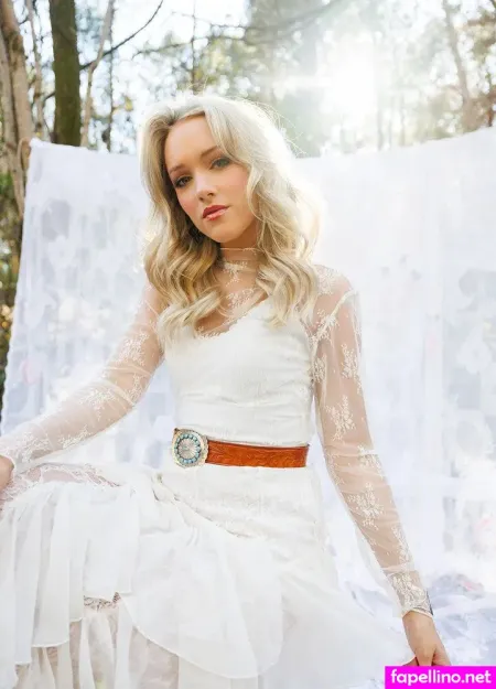 Emily Ann Roberts OnlyFans Thumbnail #ZyCbyst0u3