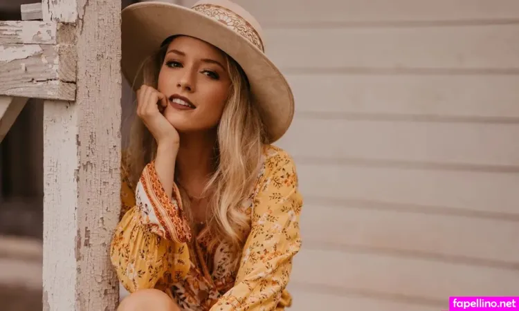 Emily Ann Roberts OnlyFans Thumbnail #yFSwv3YlvY