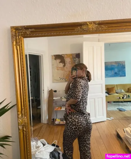 Emily Anouk Dorn OnlyFans Thumbnail #deFRJPgWTi