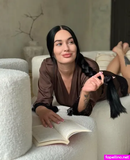 Emily Aur OnlyFans Thumbnail #CN86nmP6Oo