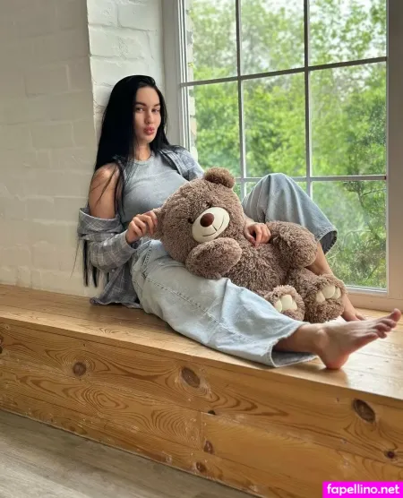 Emily Aur OnlyFans Thumbnail #tIDU3BZby9