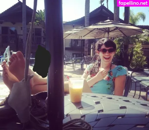 Emily Axford OnlyFans Thumbnail #I3v2ey27ye