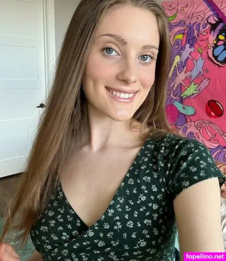 Emily Belmont OnlyFans Thumbnail #yVBsHBAJmz