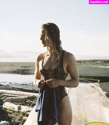 Emily Bett Rickards OnlyFans Thumbnail #sz96QztYzk