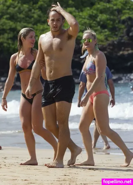 Emily Bett OnlyFans Thumbnail #lwVTbxFidj