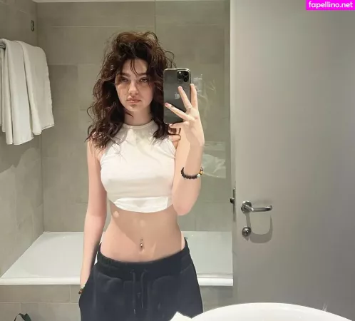 Emily Carey OnlyFans Thumbnail #1LXZkMryNS
