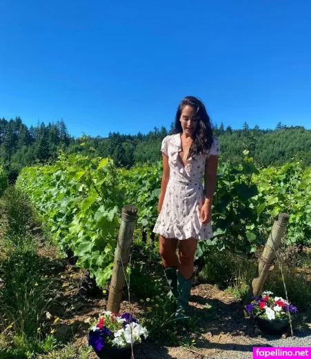 Emily Compagno OnlyFans Thumbnail #muu2KfZCMz