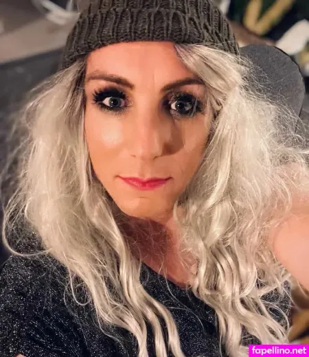 Emily Crossdresser OnlyFans Thumbnail #4I1SUZlZXU