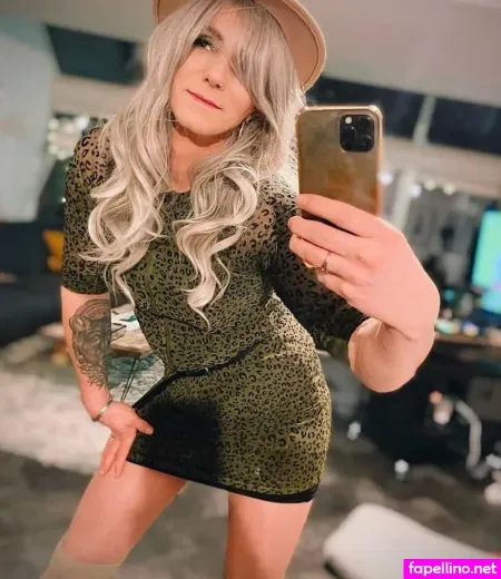 Emily Crossdresser OnlyFans Thumbnail #Lm3HFXgATT