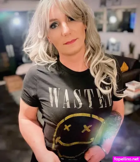 Emily Crossdresser OnlyFans Thumbnail #ZTb459nCmK