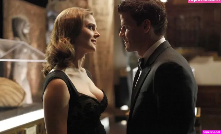 Emily Deschanel OnlyFans Thumbnail #ePDCASCIaN