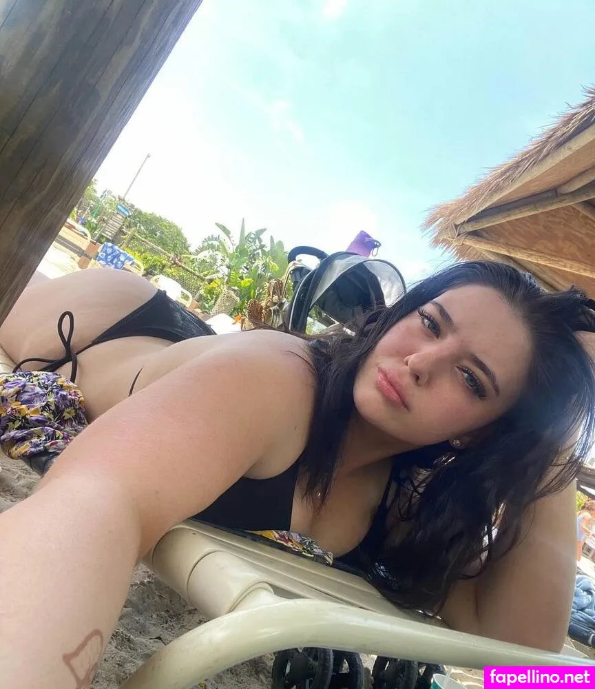 Emilyelbrow_ Nude Leaked OnlyFans Photo #3DsbSUtcur