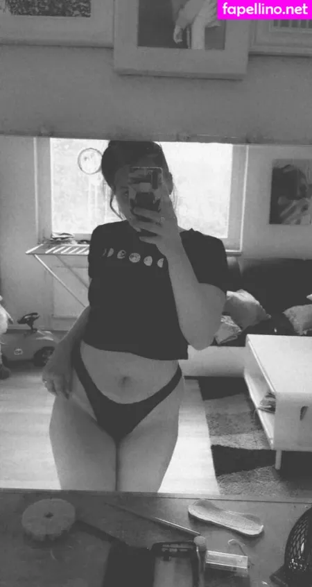 Emily Erdbeer OnlyFans Thumbnail #4gEw6A8c6a