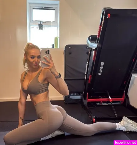 Emily Godsell OnlyFans Thumbnail #4tnMPGfPO2