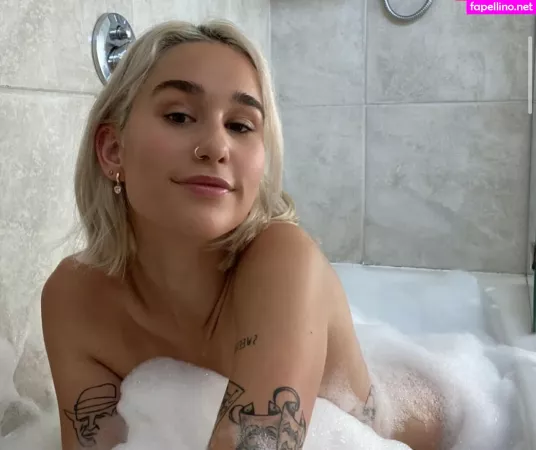 Emily H OnlyFans Thumbnail #qVeng1xaK4