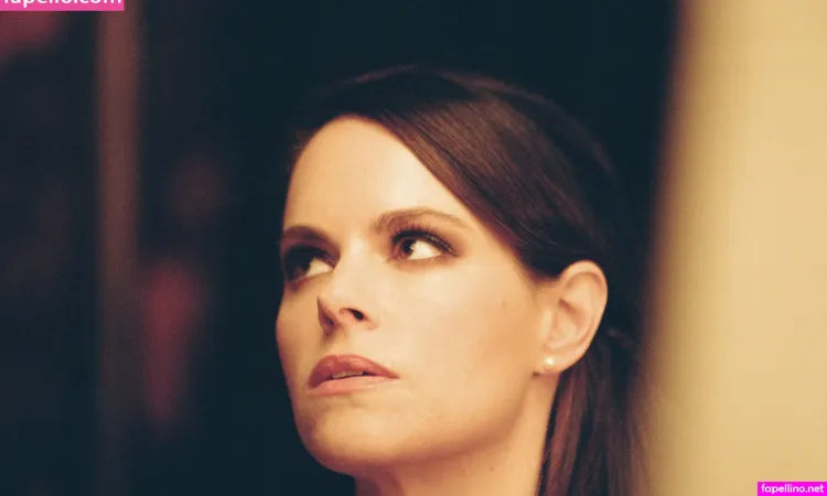 Emily Hampshire OnlyFans Thumbnail #l5658WnR5z