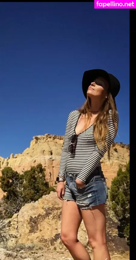 Emily Hart OnlyFans Thumbnail #sifM9EUQmH