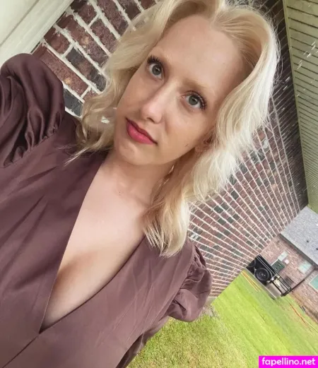 Emily Hebert OnlyFans Thumbnail #c7izUMA5Zr