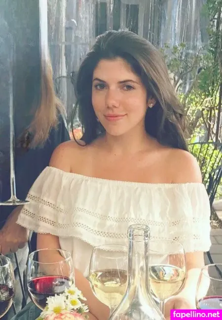 Emily Helen Barry OnlyFans Thumbnail #UiJUhdKIAQ