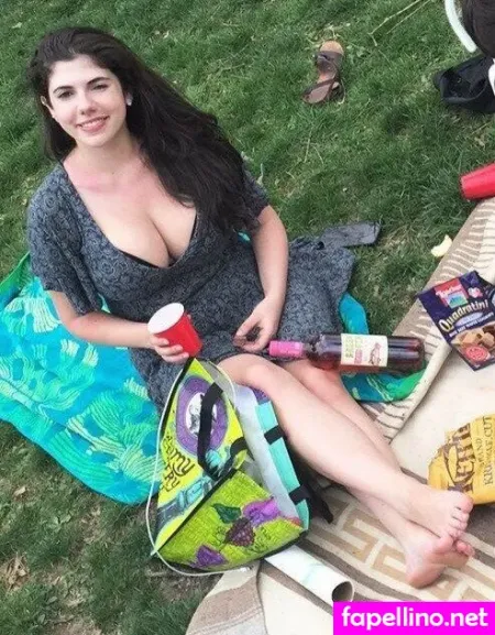 Emily Helen Barry OnlyFans Thumbnail #XooHREZz6d