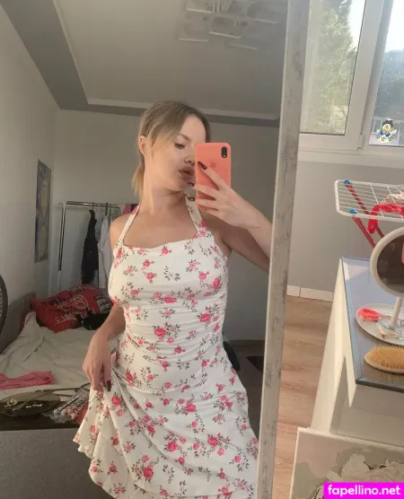 Emily Hix Prestige OnlyFans Thumbnail #ICxxU1QdwJ