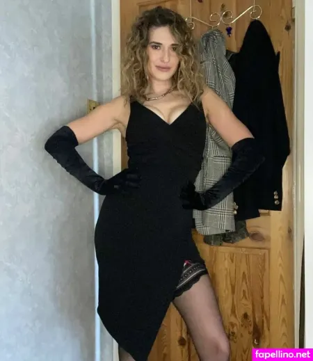 Emily Hotwife Cuckold OnlyFans Thumbnail #KfRKirn4ek