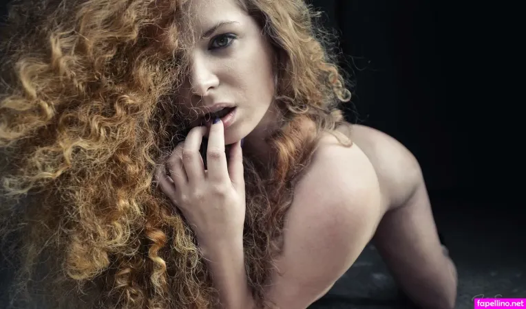 Emily Jezebelle Main Profile Photo