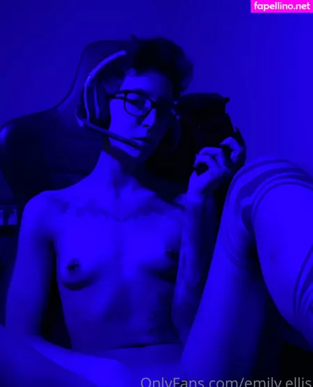 Emily Kat OnlyFans Thumbnail #GV6XqydNsV