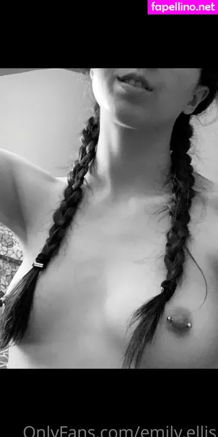 Emily Kat OnlyFans Thumbnail #e19i2nq2DA