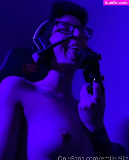 Emily Kat OnlyFans Thumbnail #uYyuXHAMUi